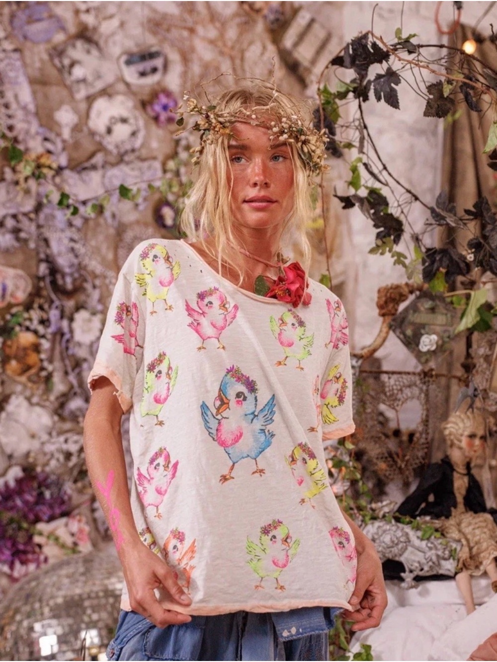 Magnolia Pearl Neon Dancing Robin Tee